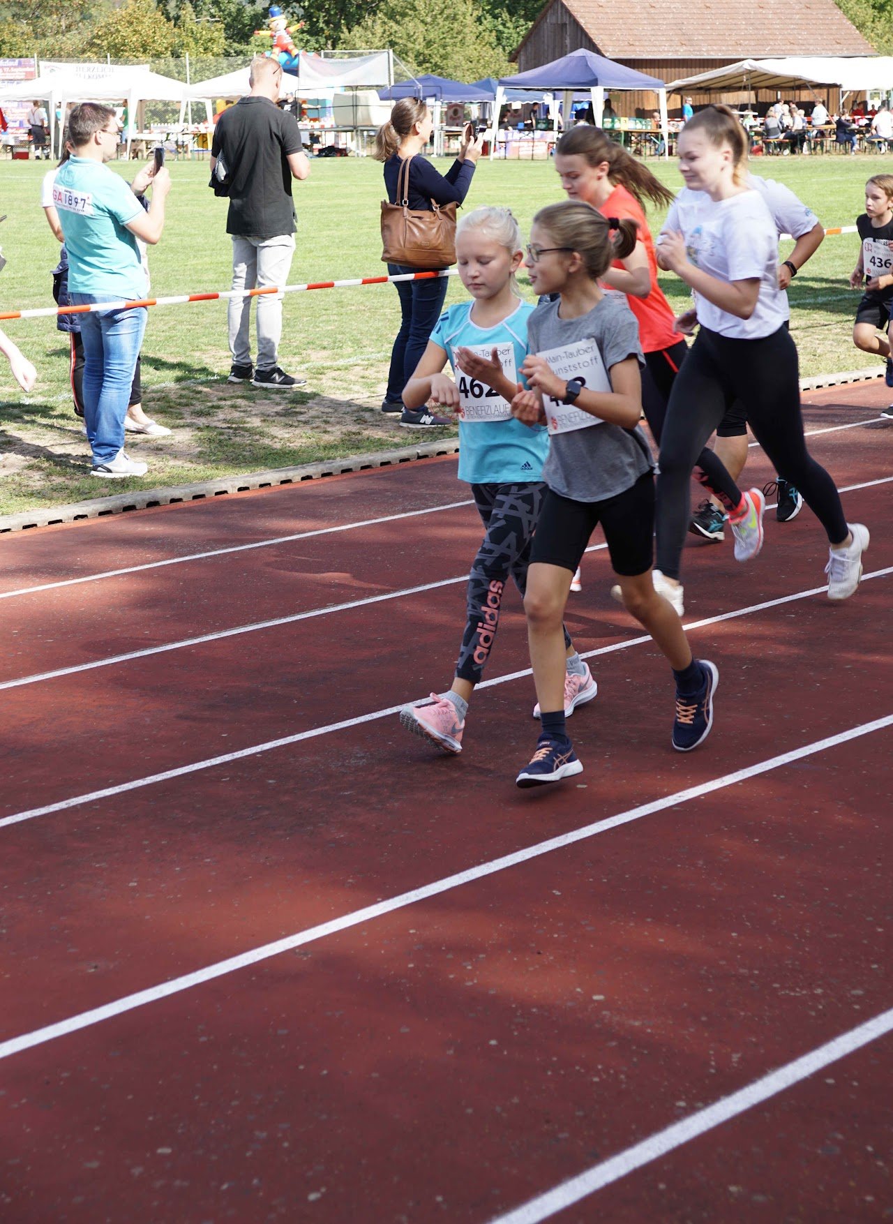 Bild vom 11. Benefizlauf im Jahr 2019. Dies ist das 41. Bild.